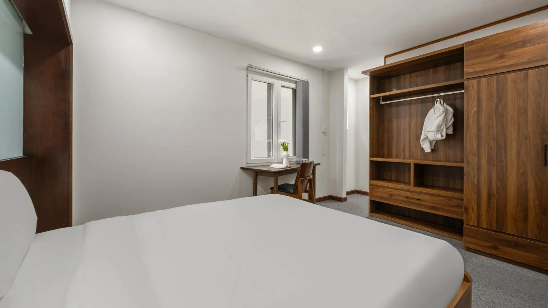Tokyo Boutique Front Beach Hotel Da Nang