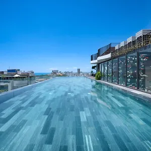 Golden Lotus Grand - Panoramic Rooftop Bar & Daily Afternoon Tea ホテル