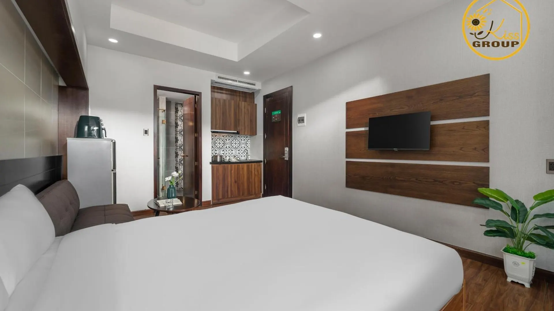 Tokyo Boutique Front Beach Hotel Danang