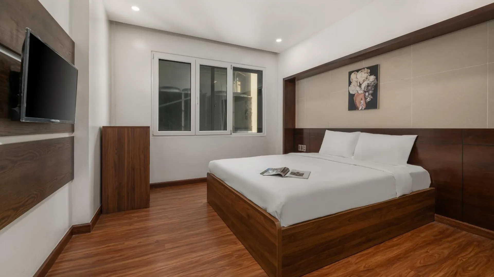 Tokyo Boutique Front Beach Hotel Danang